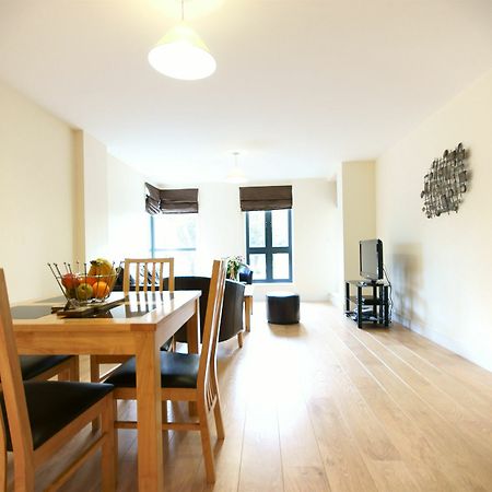 Lodge Drive Serviced Apartments Enfield Luaran gambar