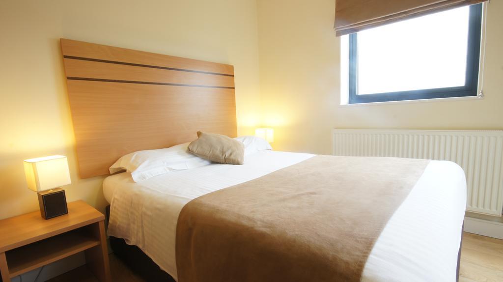 Lodge Drive Serviced Apartments Enfield Luaran gambar