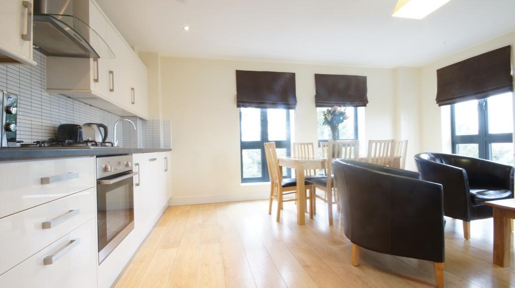 Lodge Drive Serviced Apartments Enfield Luaran gambar