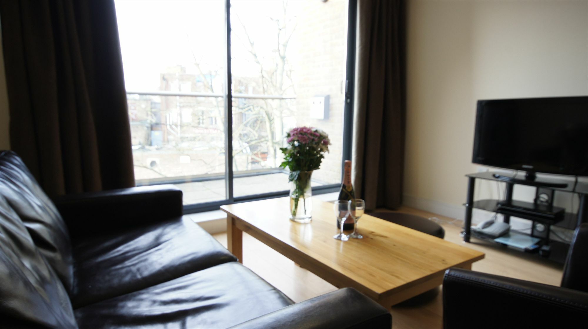 Lodge Drive Serviced Apartments Enfield Luaran gambar